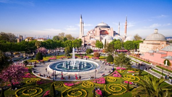 Istanbul: Basilica Cistern, Hagia Sophia, Blue Mosque and Grand Bazaar with Live Guide – Recently Added Experiences Kanwal Malik Official a poet, novelist and a writer based in dubai 5