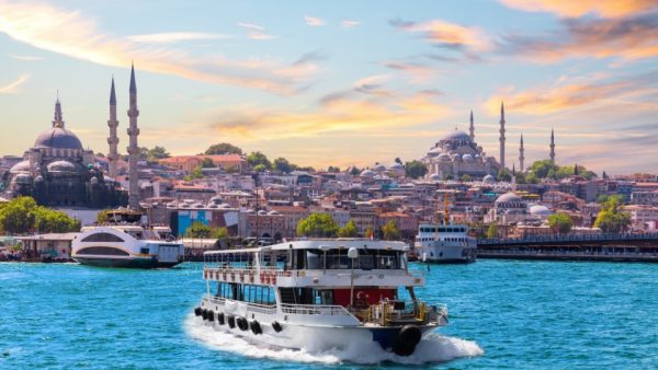 Istanbul Bosphorus Cruise and Spice Bazaar Adventure – Recently Added Experiences Kanwal Malik Official a poet, novelist and a writer based in dubai 5