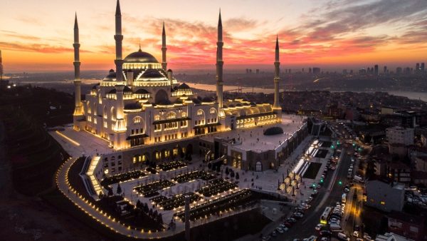 Istanbul: Highlights of two Continents,Guided Coach & Cruise Tour – Recently Added Experiences Kanwal Malik Official a poet, novelist and a writer based in dubai 5