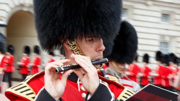 London British Royalty walking tour including Changing Of The Guard – Recently Added Experiences Kanwal Malik Official a poet, novelist and a writer based in dubai 5