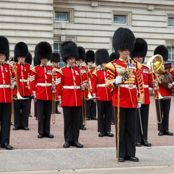 London British Royalty walking tour including Changing Of The Guard – Recently Added Experiences Kanwal Malik Official a poet, novelist and a writer based in dubai 4