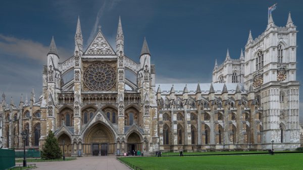 London Tour with Changing of the Guard & Westminster Abbey – Sightseeing and Tours Kanwal Malik Official a poet, novelist and a writer based in dubai 5