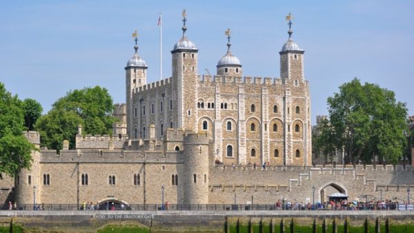 The Tower of London & See 30+ London Top Sights – Sightseeing and Tours Kanwal Malik Official a poet, novelist and a writer based in dubai 5