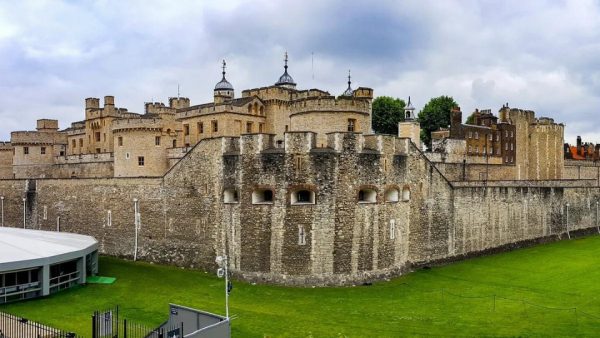 Tower of London and Crown Jewels Tickets – Top-Rated Attractions Kanwal Malik Official a poet, novelist and a writer based in dubai 5