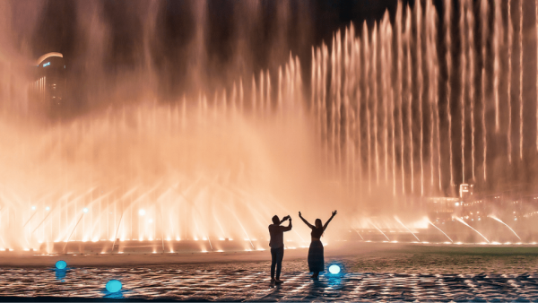 Dubai Fountain Boardwalk – Burj Khalifa Kanwal Malik Official a poet, novelist and a writer based in dubai 5