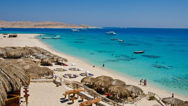 Mahmya Giftun Island snorkeling cruise and beach stop in Hurghada – Sightseeing and Tours Kanwal Malik Official a poet, novelist and a writer based in dubai 5