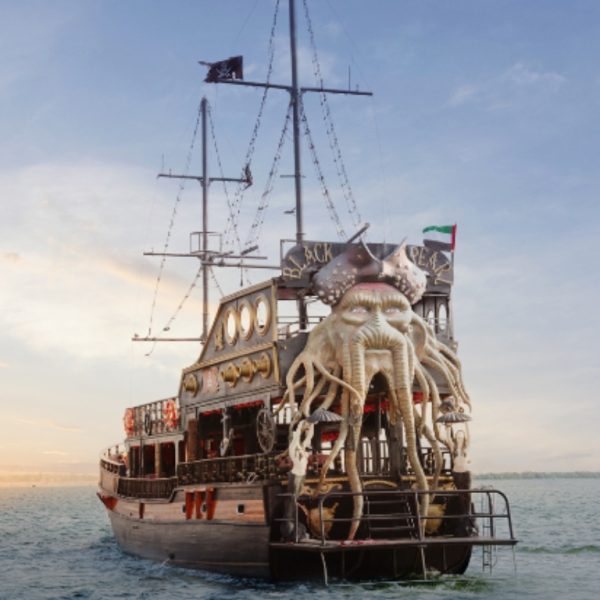 Pirate ship cruise with unlimited pizza – Brunches Kanwal Malik Official a poet, novelist and a writer based in dubai 4