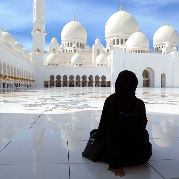 Abu Dhabi Private City Tour from Dubai with Transfers – Sightseeing and Tours Kanwal Malik Official a poet, novelist and a writer based in dubai 4