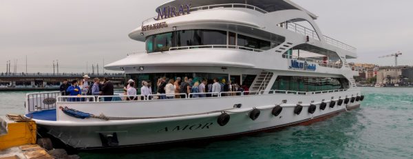 Bosphorus Cruise with Open Buffet Lunch – Boat Tours and Cruises Kanwal Malik Official a poet, novelist and a writer based in dubai 6