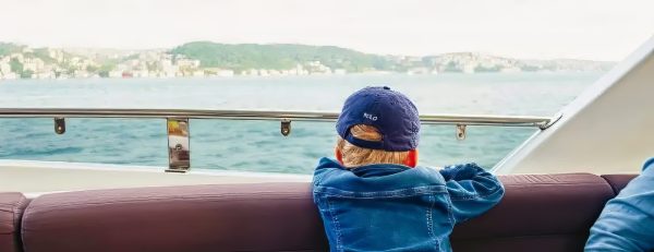 Bosphorus Sunset Cruise on a Luxurious Yacht – Boat Tours and Cruises Kanwal Malik Official a poet, novelist and a writer based in dubai 6