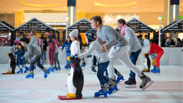 Dubai Ice Rink Disco Night Session – Experiences Kanwal Malik Official a poet, novelist and a writer based in dubai 5