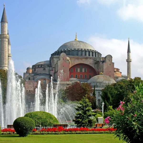 Hagia Sophia: Entry Ticket – Top-Rated Attractions Kanwal Malik Official a poet, novelist and a writer based in dubai 4
