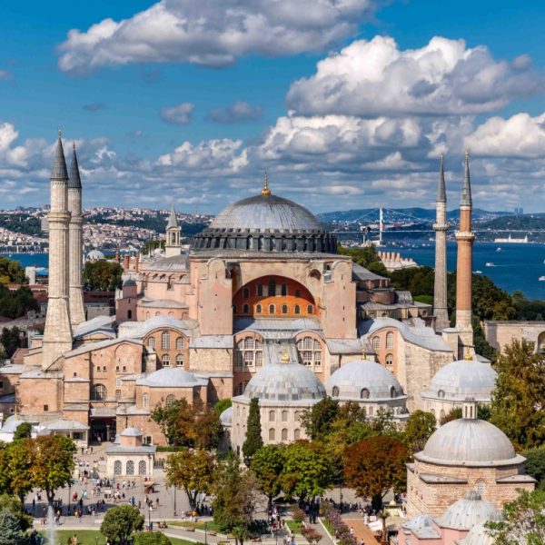 Hagia Sophia: Outer Visit Guided Tour – Top-Rated Attractions Kanwal Malik Official a poet, novelist and a writer based in dubai 4