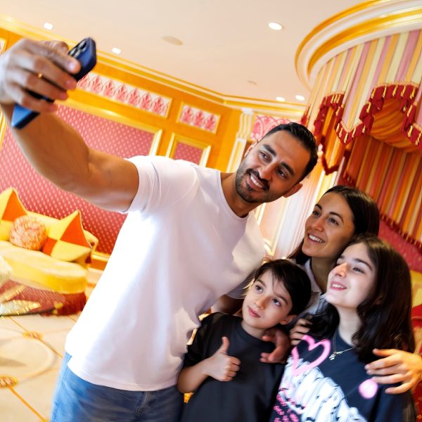 Inside Burj Al Arab Tour + Soft Beverage – Experiences Kanwal Malik Official a poet, novelist and a writer based in dubai 4
