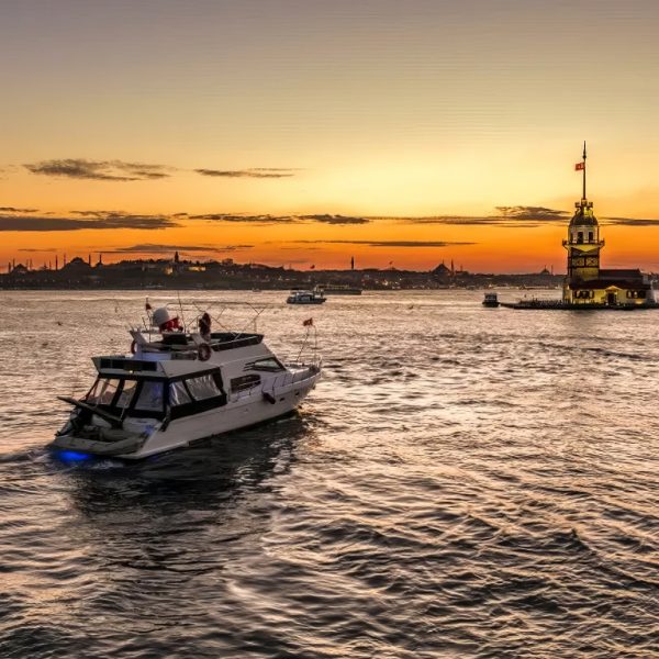 Istanbul: Small-Group Sunset or Day Yacht Cruise with Snacks – Boat Tours and Cruises Kanwal Malik Official a poet, novelist and a writer based in dubai 4
