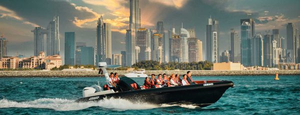 Luxury Speed Boat Tour by The Black Boats – Extreme sports & adrenaline activities Kanwal Malik Official a poet, novelist and a writer based in dubai 6
