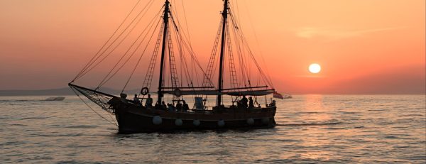 Private Historical Muscat Sunset Tour – Sightseeing and Tours Kanwal Malik Official a poet, novelist and a writer based in dubai 6