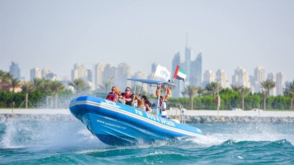 Speed Boat at Dubai Marina by Splash Tours – Boat Tours and Cruises Kanwal Malik Official a poet, novelist and a writer based in dubai 5