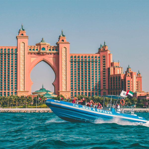 Speed Boat at Dubai Marina by Splash Tours – Boat Tours and Cruises Kanwal Malik Official a poet, novelist and a writer based in dubai 4