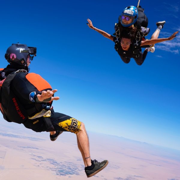 Tandem Skydive Desert Drop – Skydive Dubai Kanwal Malik Official a poet, novelist and a writer based in dubai 4